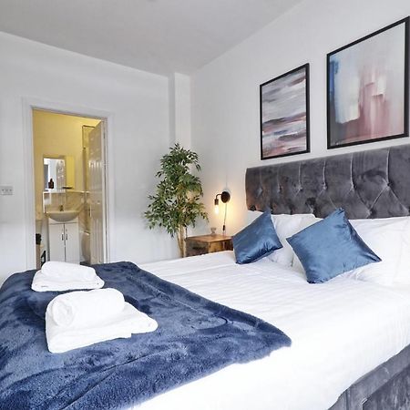 Urban Retreat - Southend Stays ภายนอก รูปภาพ