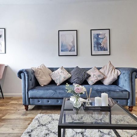 Urban Retreat - Southend Stays ภายนอก รูปภาพ
