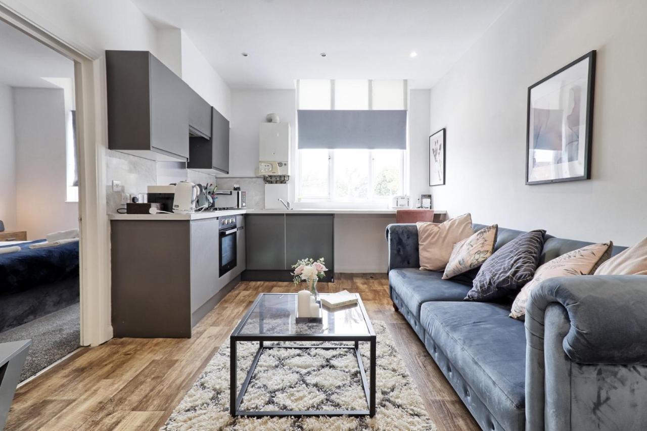 Urban Retreat - Southend Stays ภายนอก รูปภาพ